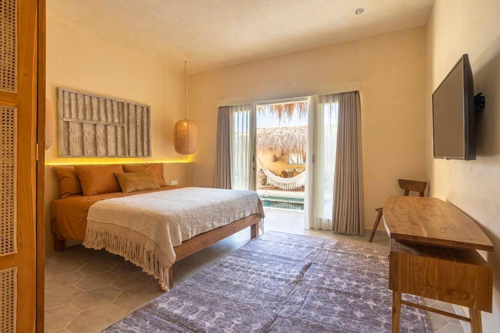Sol - Lovely Mediterranean Style 3br W/pool.