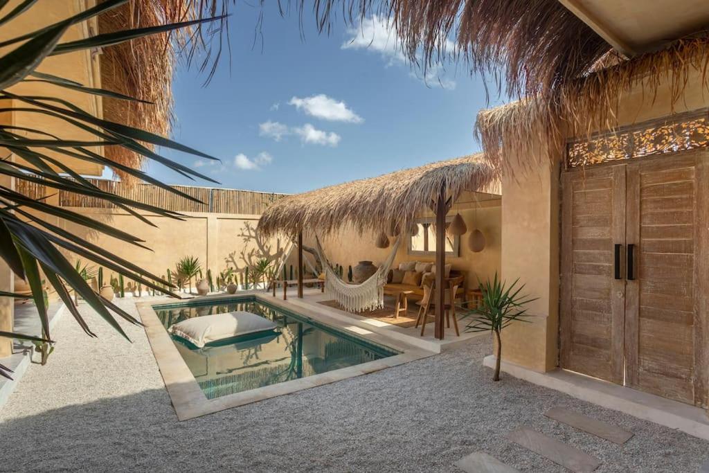 Villa Sol - Lovely Mediterranean Style 3br W/pool. *